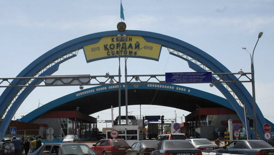 Кыргызстан просит Казахстан снять ограничения на въезд кыргызских граждан