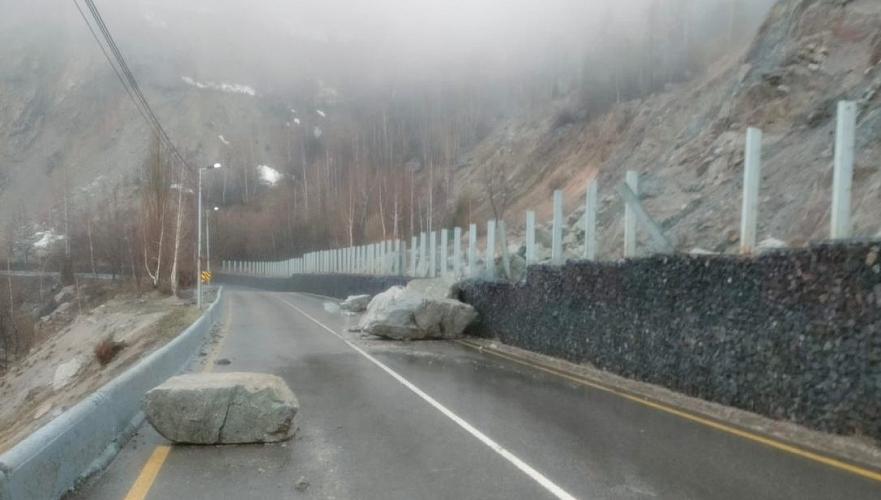 Движение по дороге Медеу – Шымбулак в Алматы ограничат из-за камнепада