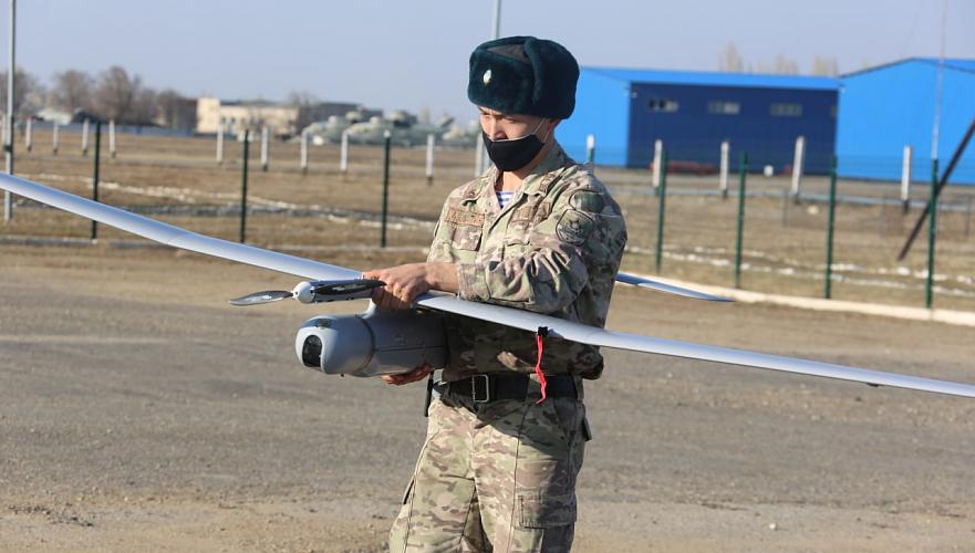 Минобороны Казахстана усиливает обучение операторов дронов на фоне войны России с Украиной