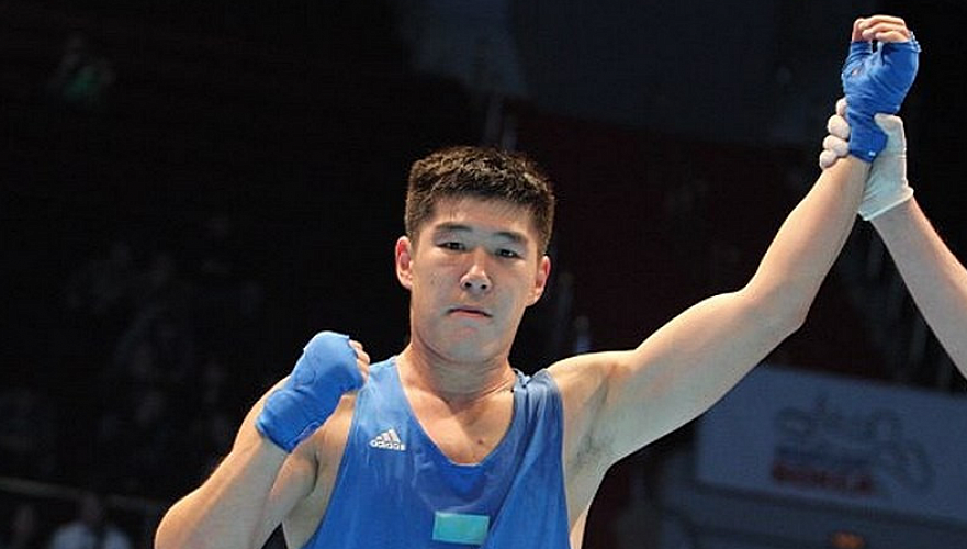 Казахстанские боксеры стартовали с победы на чемпионате мира в России