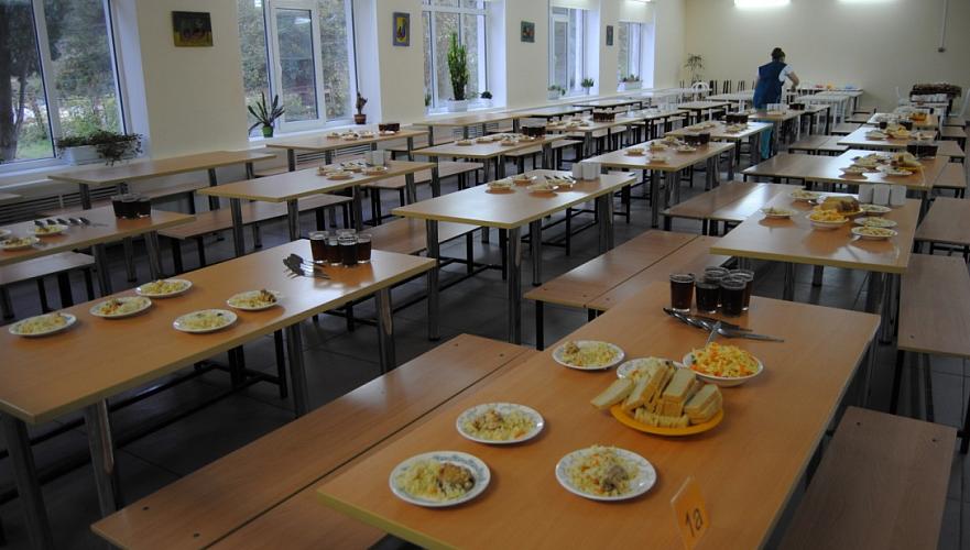 Во всех столовых школ Усть-Каменогорска нашли нарушения