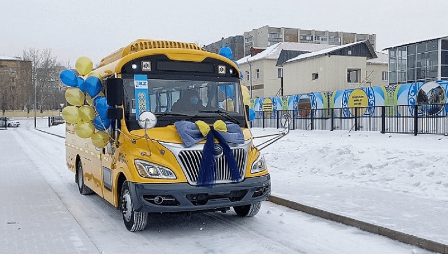 Жители микрорайона Караганды ищут подаренный Токаевым школьный автобус