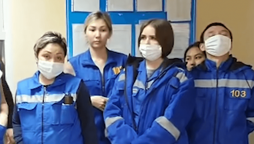 Медработник Алматы: нас просят делать видео о полной выплате за борьбу с коронавирусом