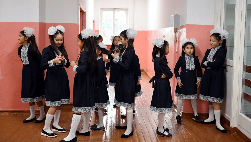 Занятия по правилам поведения в семье введут в казахстанских школах
