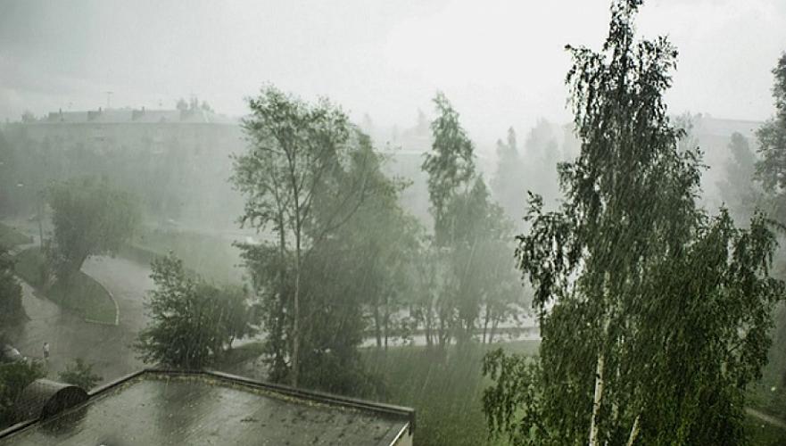Град и шквальный ветер ожидаются во вторник в Астане и Акмолинской области