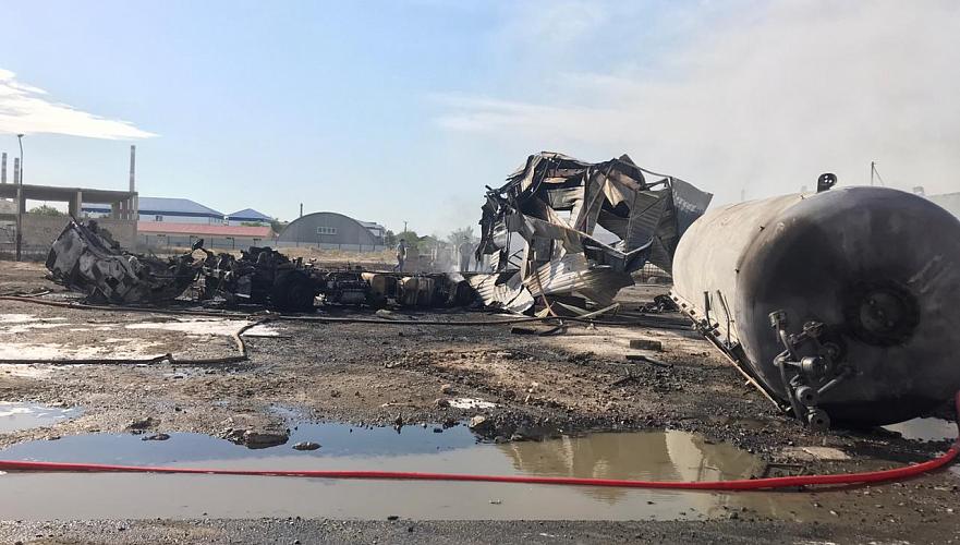 Автоцистерна взорвалась на АГЗС в Атырау, есть пострадавшие (видео)