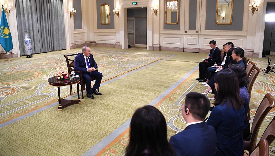 Назарбаев ответил на вопросы СМИ в Пекине