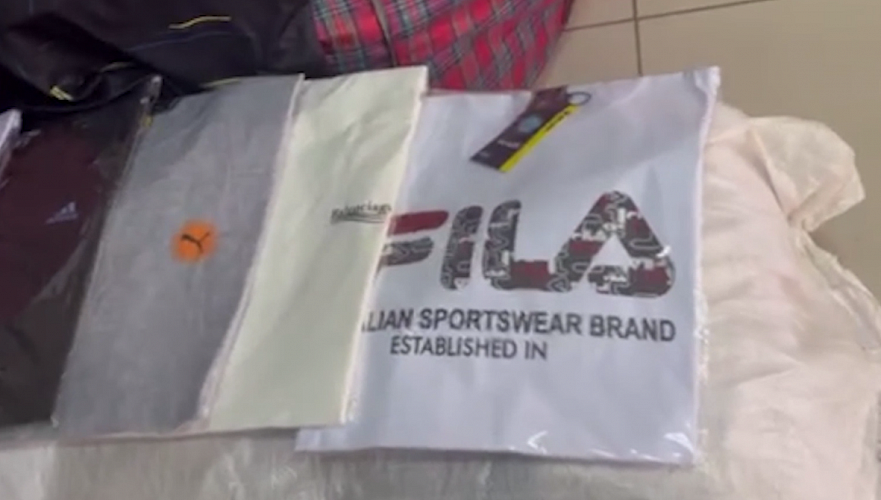 Более 1 тыс. единиц спортивной одежды известных брендов пытались ввезти контрабандой в РК