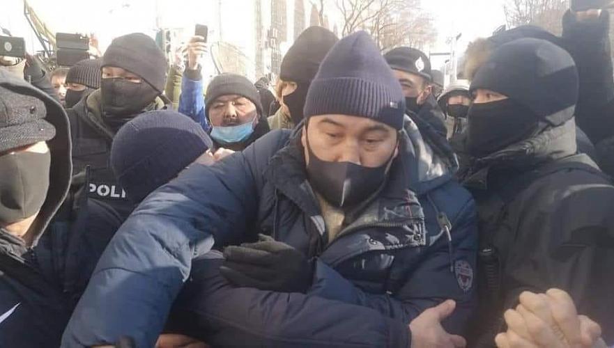 На Ермахана Ибраимова подают заявление в полицию после конфликта на митинге в день выборов