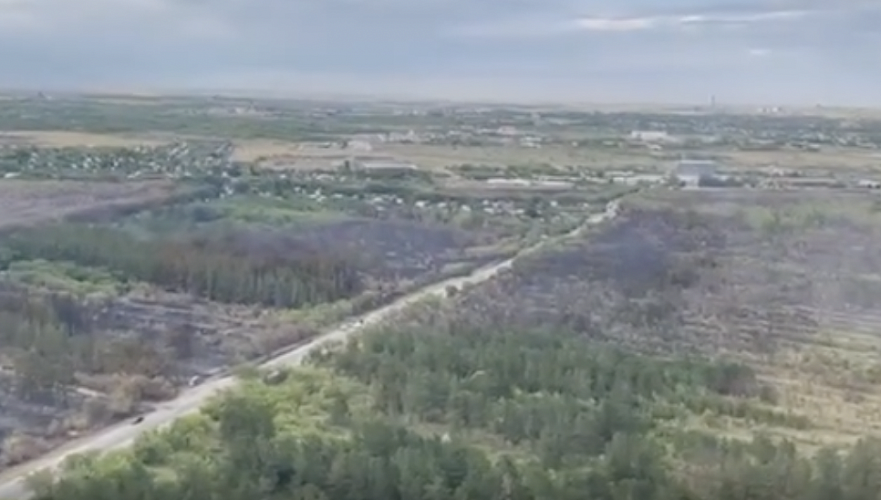 Дачные участки пострадали от крупного пожара в Караганде