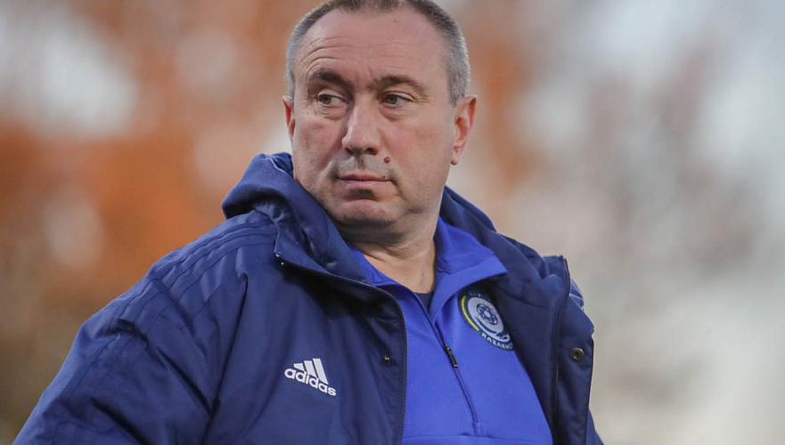 Стоилов покинул пост главного тренера сборной Казахстана по футболу