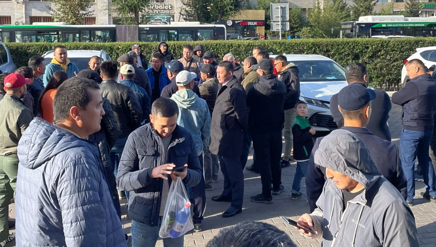 Акция протеста владельцев авто с иностранными номерами прошла в Нур-Султане