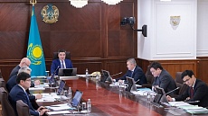 Бектенов поручил пересмотреть политику «Байтерека» по поддержке отечественных производств