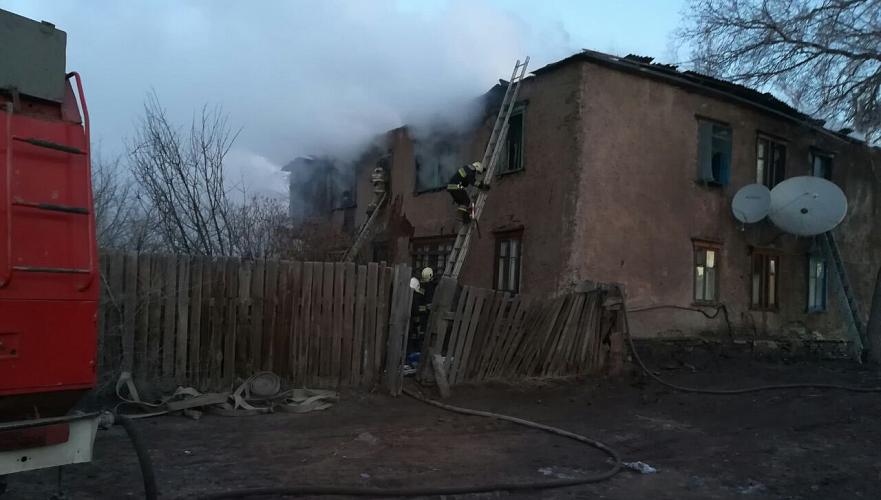 1 человек погиб и 1 пострадал при крупном пожаре в многоквартирном доме в Сатпаеве