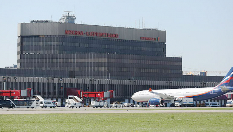 Air Astana начала расследование после столкновения самолета с тележкой в Шереметьево