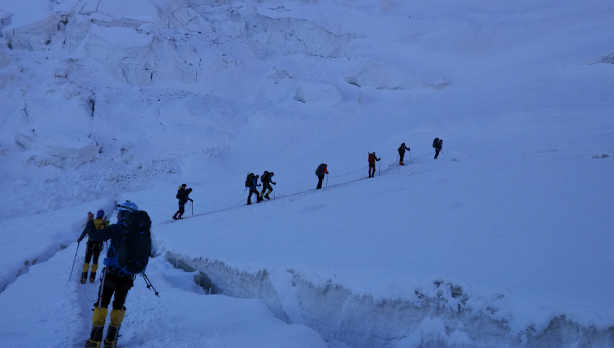 Альпинисты из Кыргызстана и России вызвались помочь найти казахстанцев на Тянь-Шане