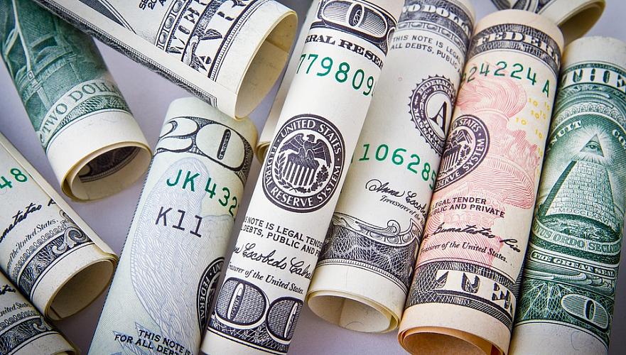Доллар продолжил дешеветь в обменниках Алматы и Шымкента, в Нур-Султане не изменился