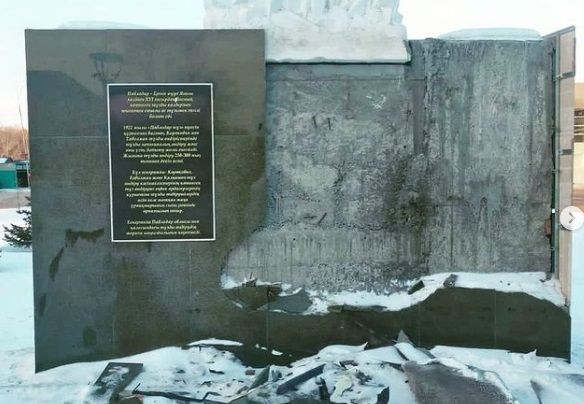 Пьяный водитель врезался в памятник в Павлодаре