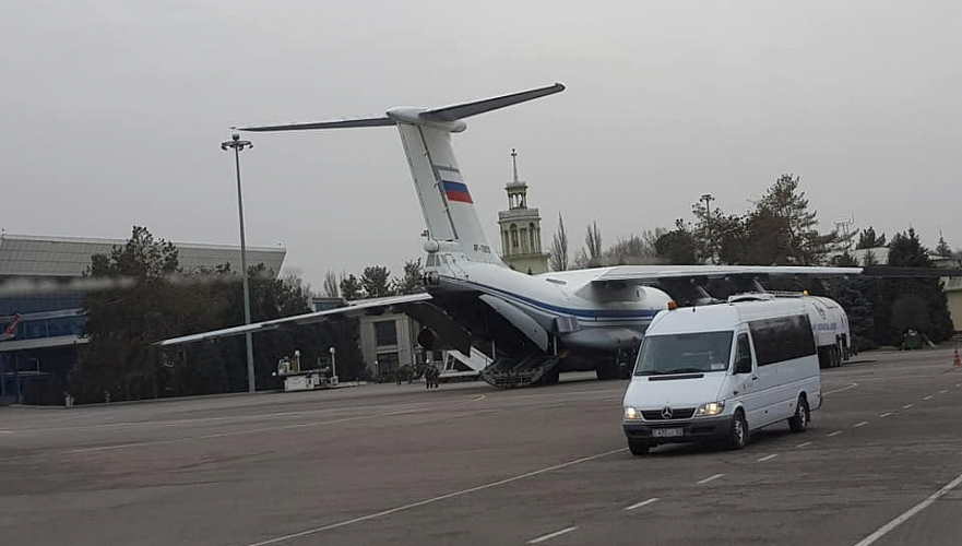 Десятки российских самолетов запечатлели в аэропорту Алматы
