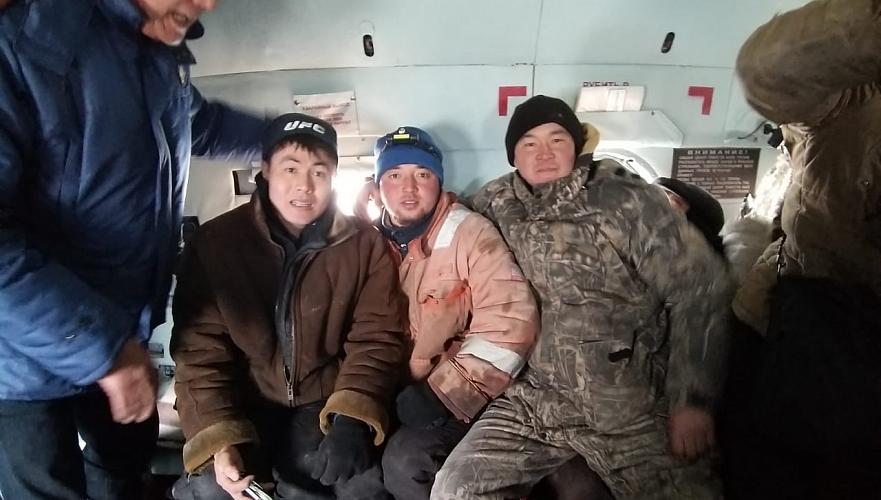 Вертолет вылетел за оставшимися 250 людьми из села Берсиева Актюбинской области